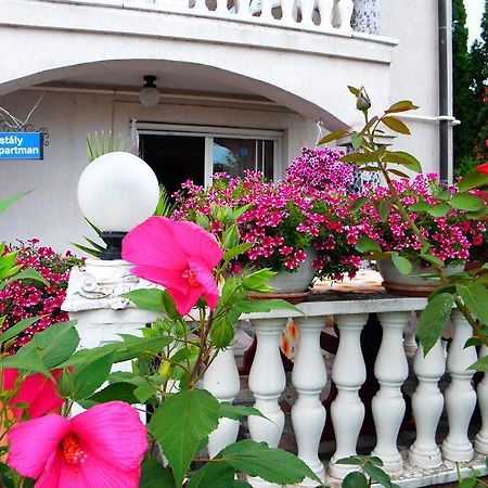 Bed and Breakfast Kristaly Apartman Hévíz Exterior foto
