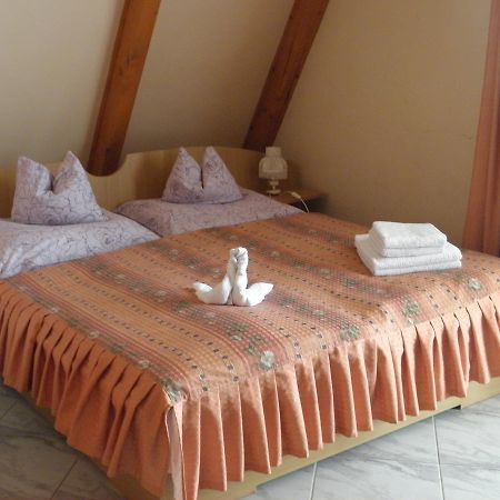 Bed and Breakfast Kristaly Apartman Hévíz Exterior foto
