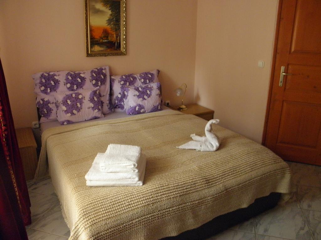 Bed and Breakfast Kristaly Apartman Hévíz Exterior foto